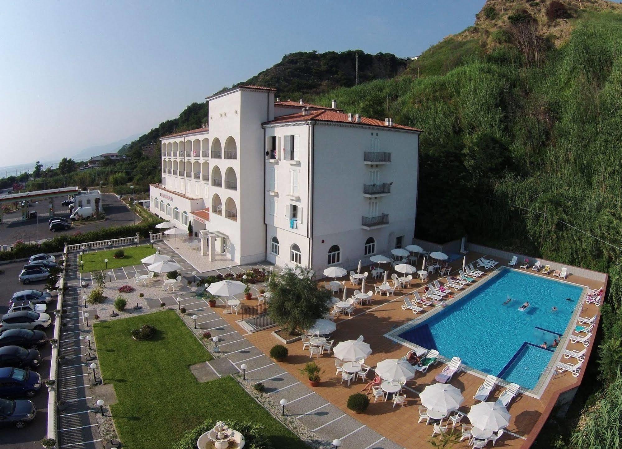 Hotel Total Family Fuscaldo Exterior photo